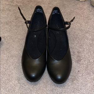 Capezio character shoes